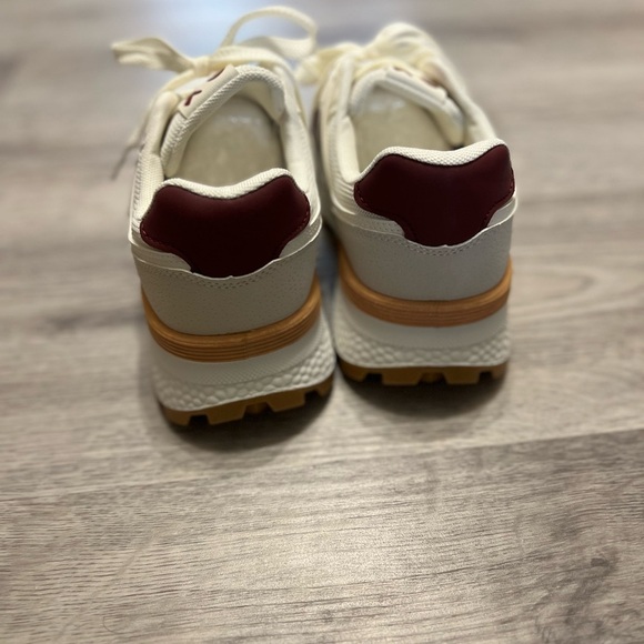 Brand new women’s sneakers - Picture 4 of 5